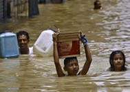 印度古吉拉特邦强降雨天气持续，已致14人死亡|界面新闻 · 快讯
