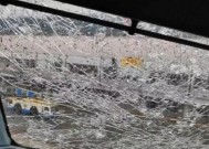 西安机场回应T5航站楼漏雨：排水系统被冰雹堵塞，当晚已基本疏水止漏|界面新闻 · 快讯